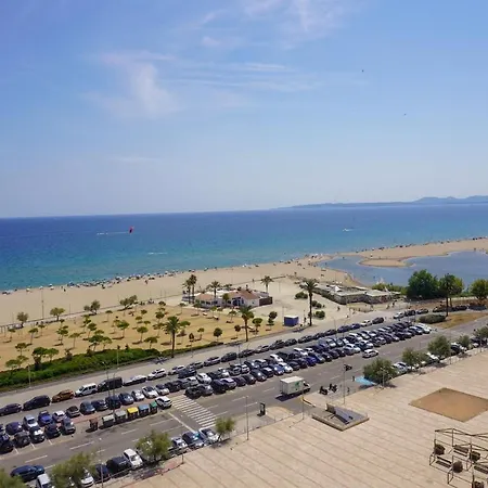 Holidays Sol Y Mar, Beachfront Apartman *